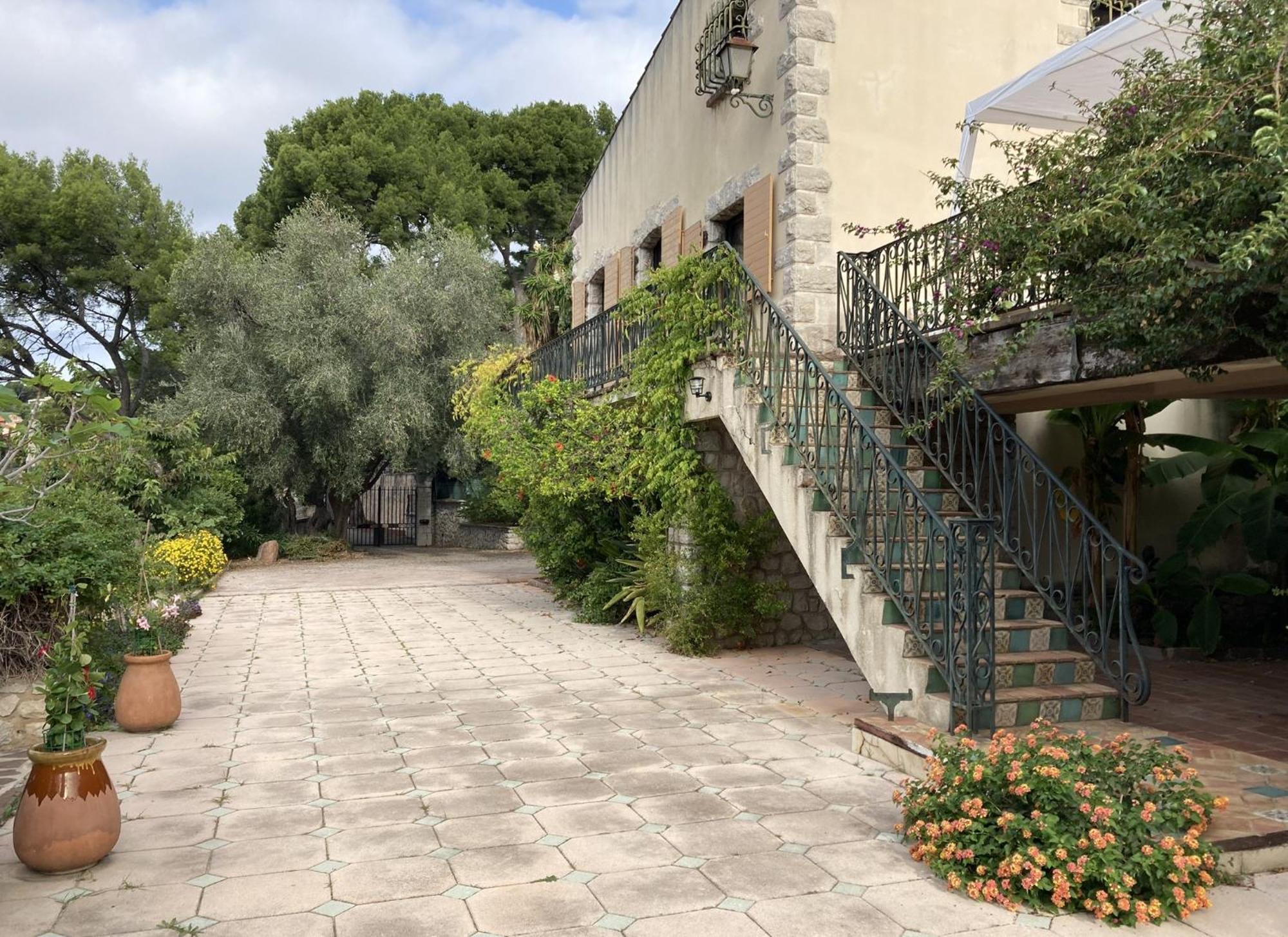 Mas Sainte Marie Apartment Тулон Екстериор снимка